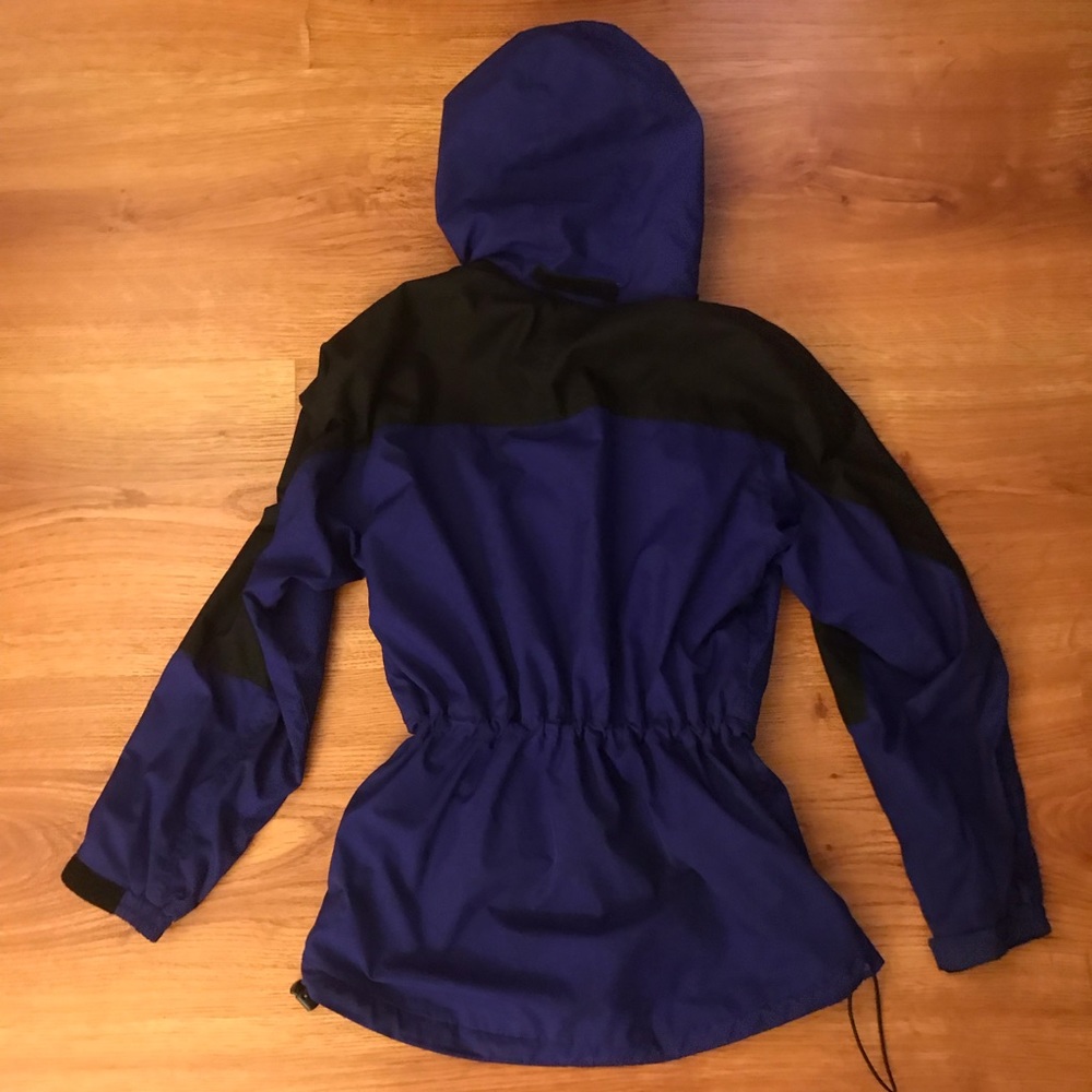 The North Face Rain Jacket - Throwback - image 3